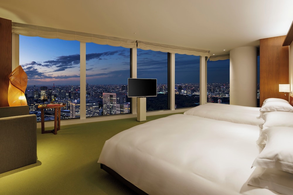 Suite, City View (2 King Beds) thumbnail 5