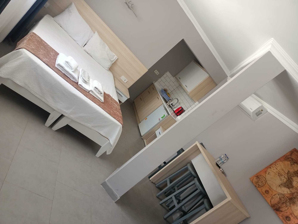 City Triple Room