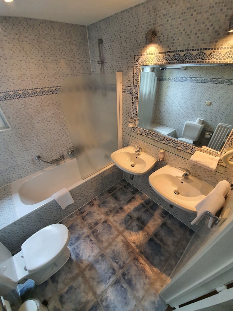 Chambre Familiale Deluxe - Photo 8