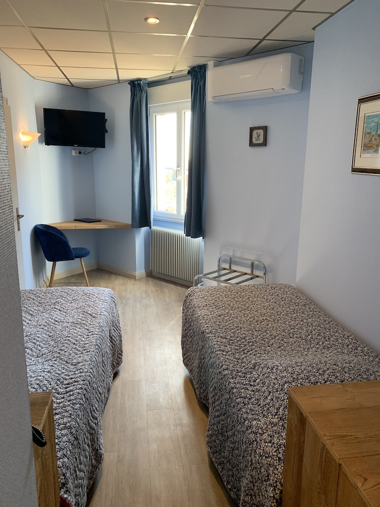 Standard Room photo 3