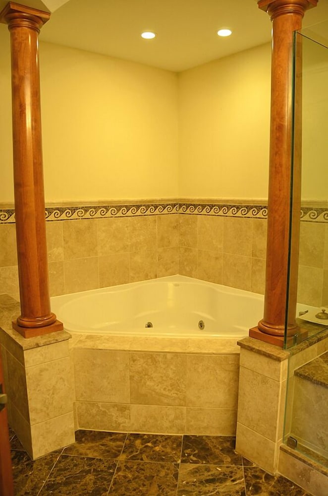 Promenade Three Bedroom Suite