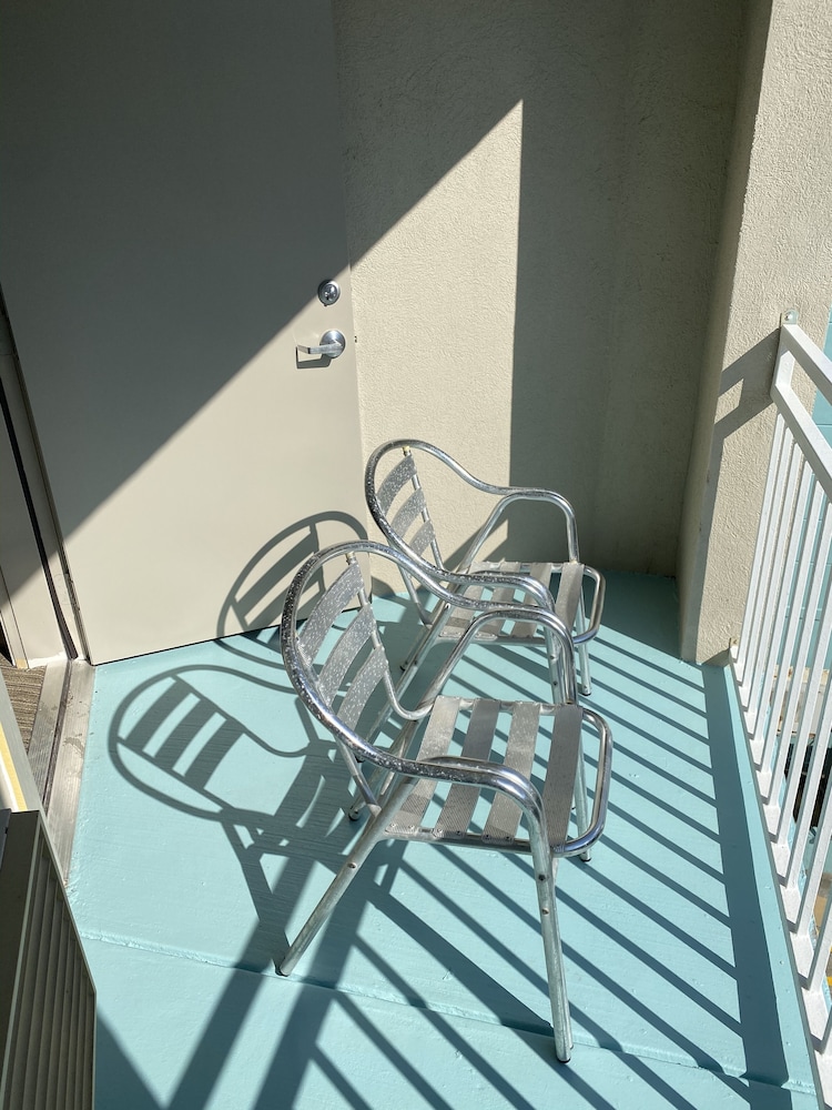 Suite, 1 Bedroom - Photo 9