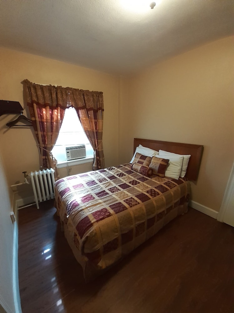 Economy Suite