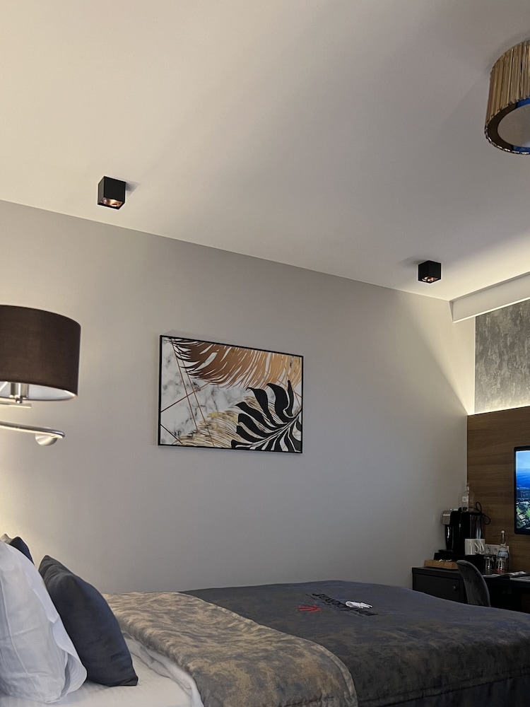 Superior Double Room, 1 Queen Bed, Non Smoking, Ensuite photo 3