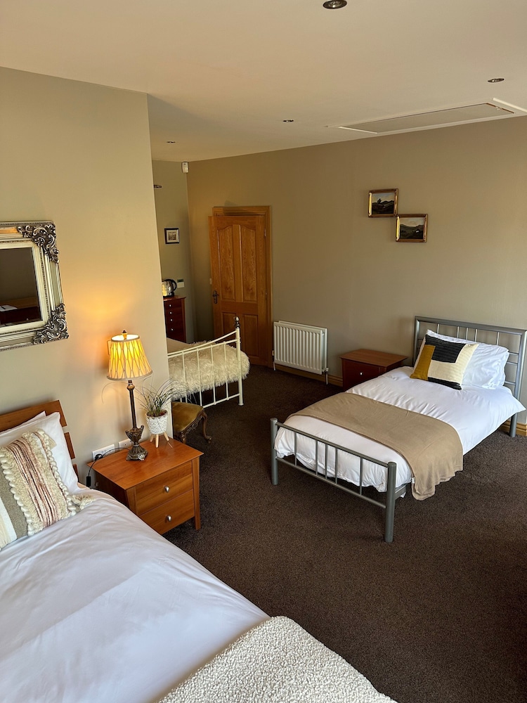 Family Quadruple Room photo 2