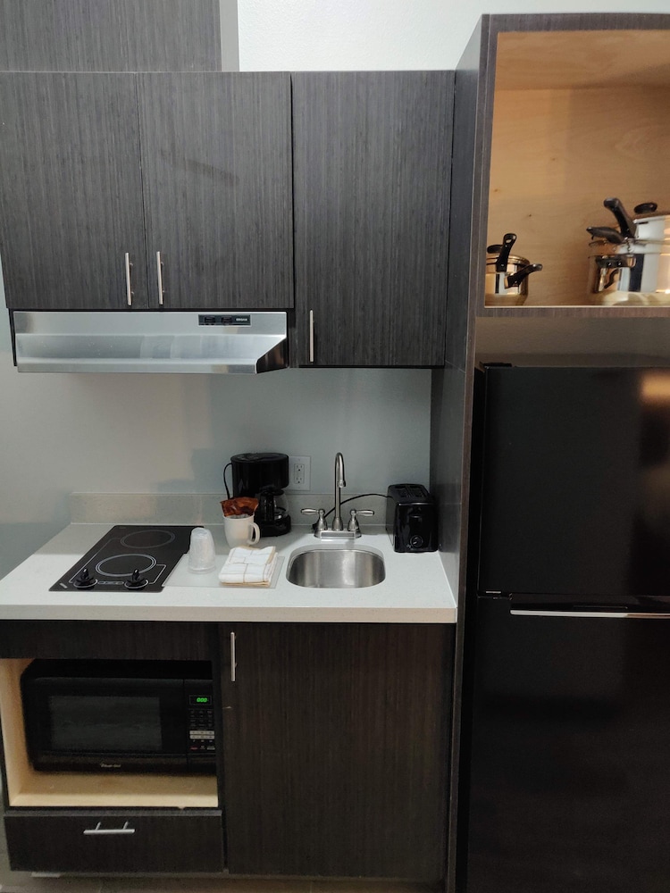 Standard Room, 2 Queen Beds, Non Smoking, Kitchenette - Photo 4