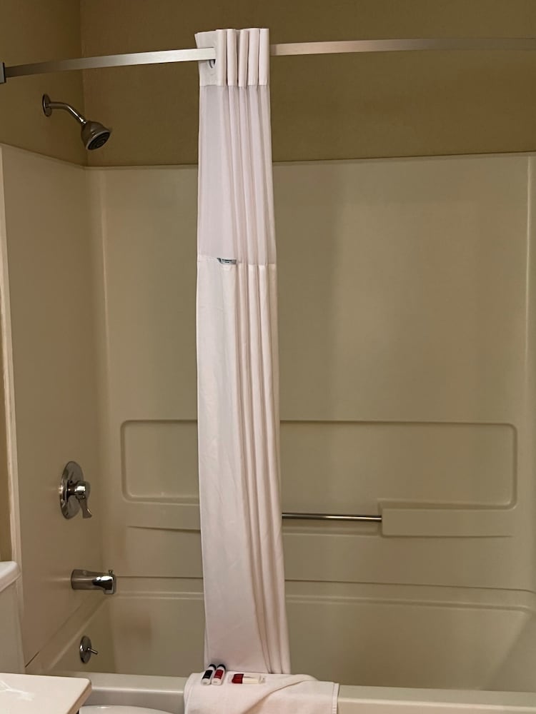 Deluxe Suite, 2 Queen Beds, Non Smoking - Photo 2