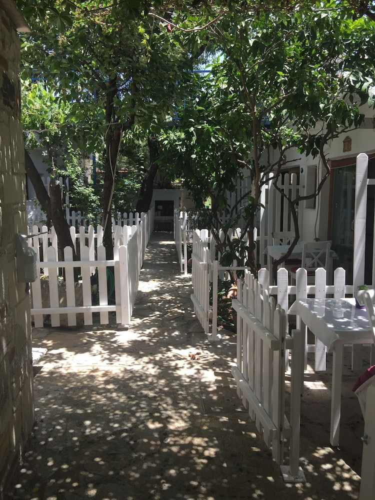 Standard Twin Room, Garden View photo 2