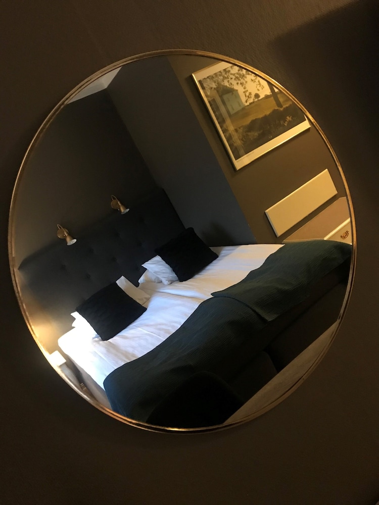 Standard Room, 1 Queen Bed, Non Smoking photo 3