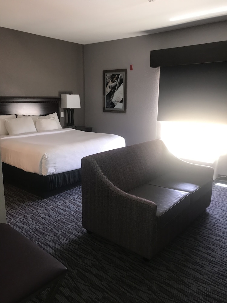 Deluxe Room, 1 King Bed, Non Smoking - Photo 2