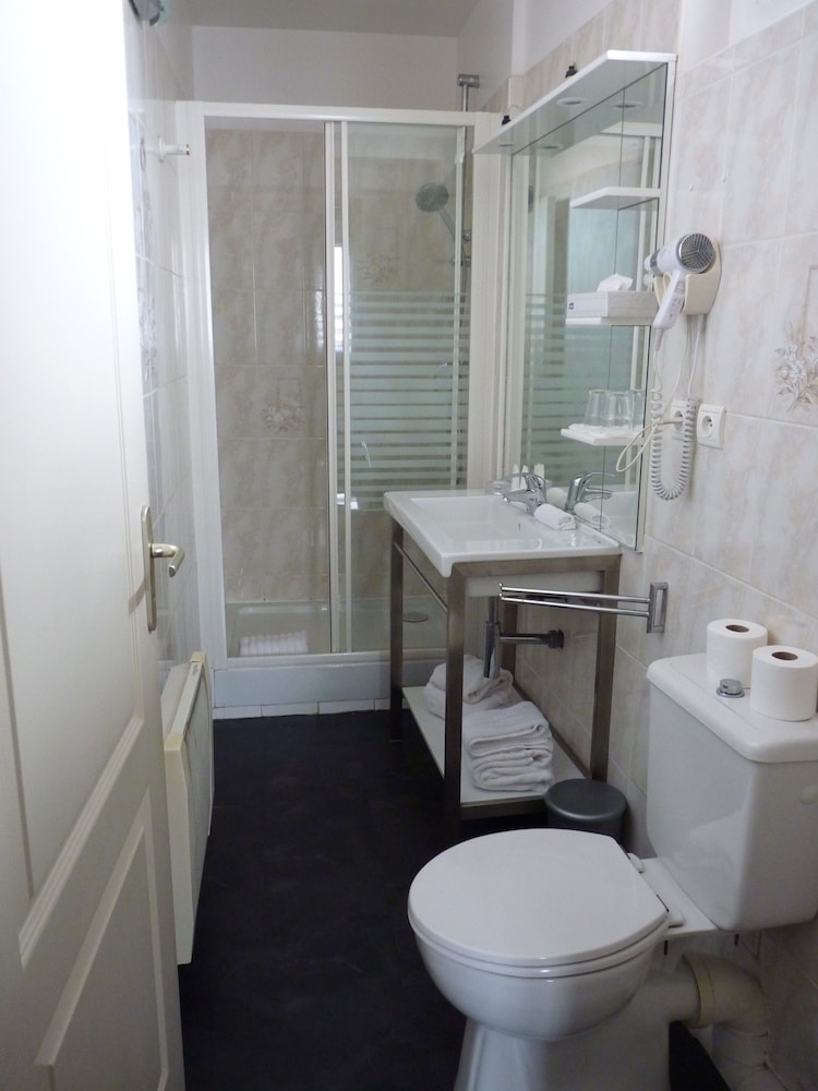 Standard Double Room - Photo 5