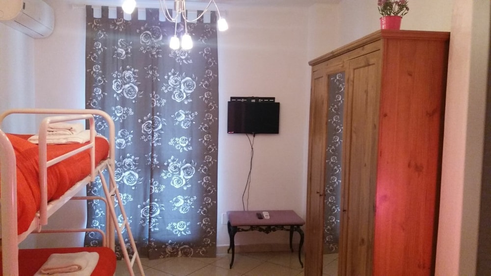 Double Room, Private Bathroom, Ground Floor (Not In Room) photo 3