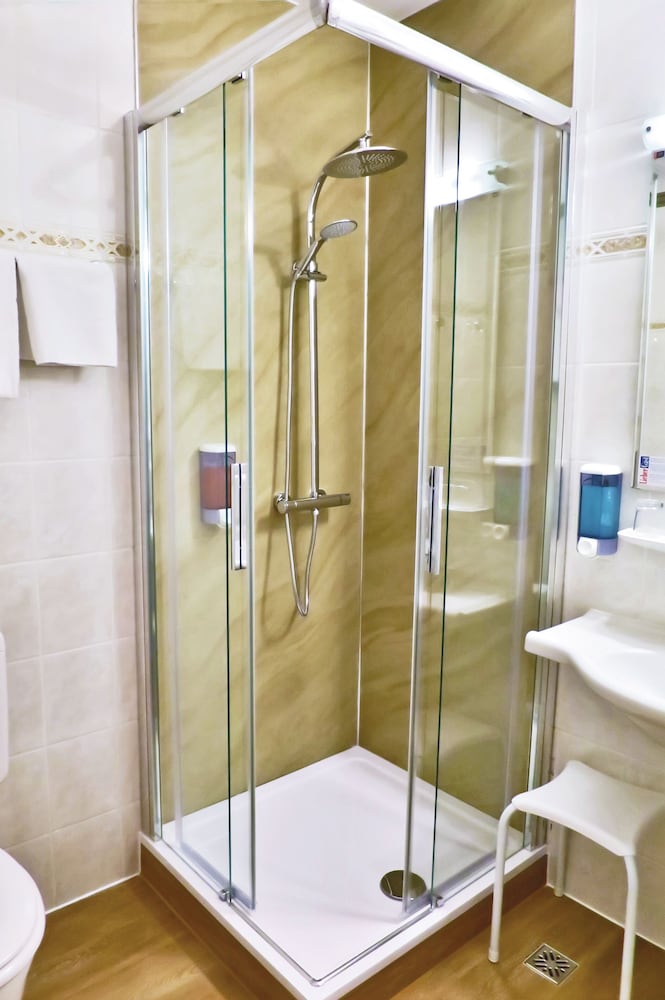 Double Room (Business+) - Photo 2