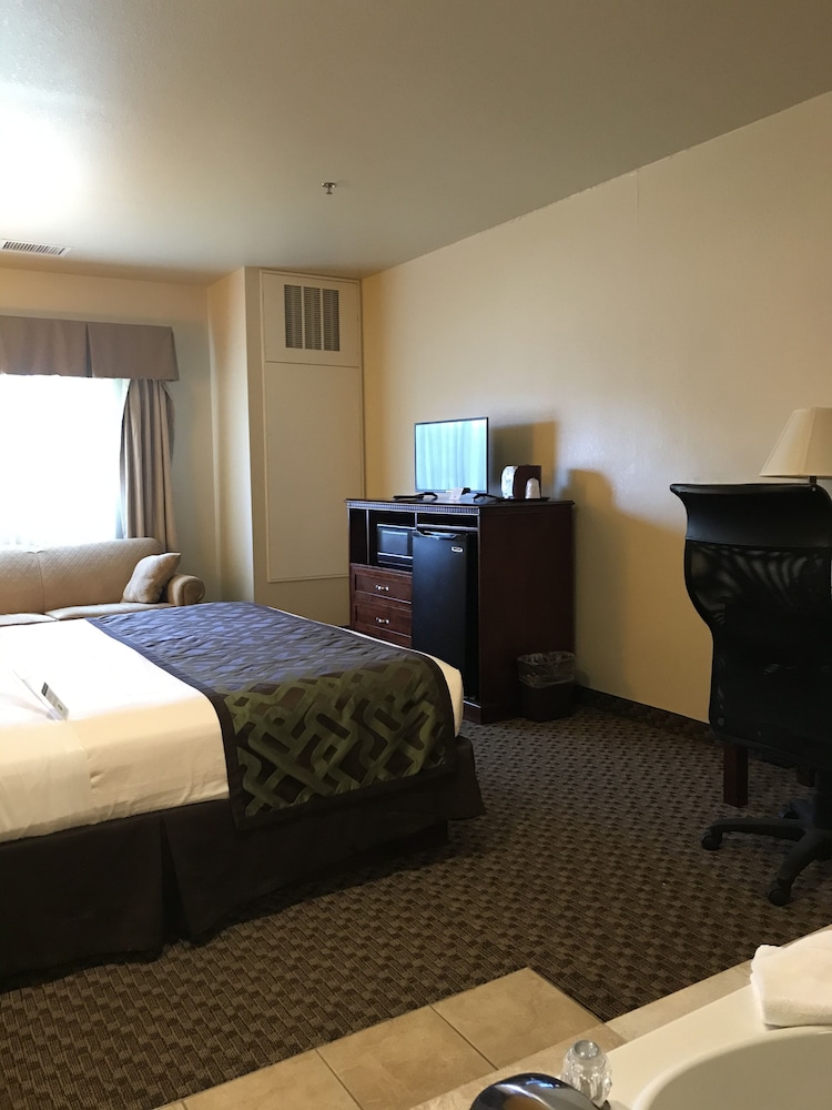 Suite, 1 Queen Bed, Non Smoking photo 1