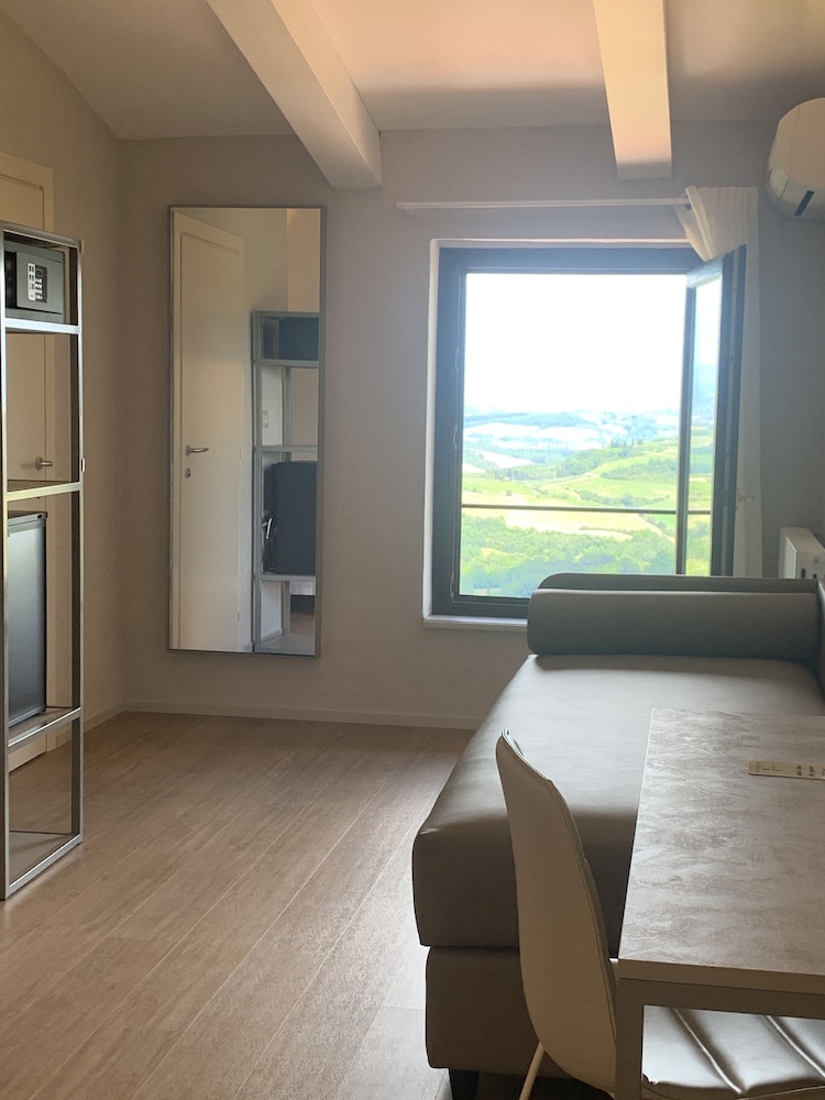 Double Room, Hill View - Photo 5