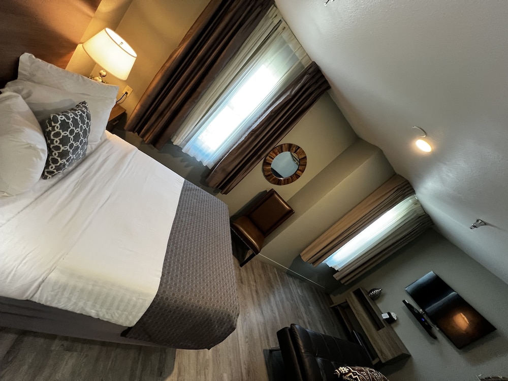 Superior Room, 1 Queen Bed with Sofa bed photo 2