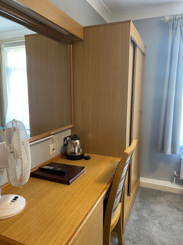 Small Twin Room - Photo 2