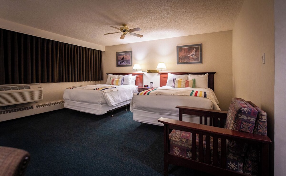 Deluxe Double Room, 2 Queen Beds, Non Smoking photo 2