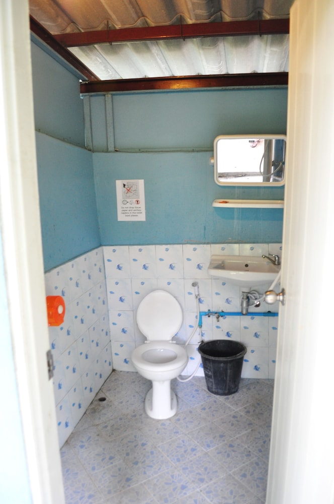 Double Room with Fan and Shared Bathroom photo 3
