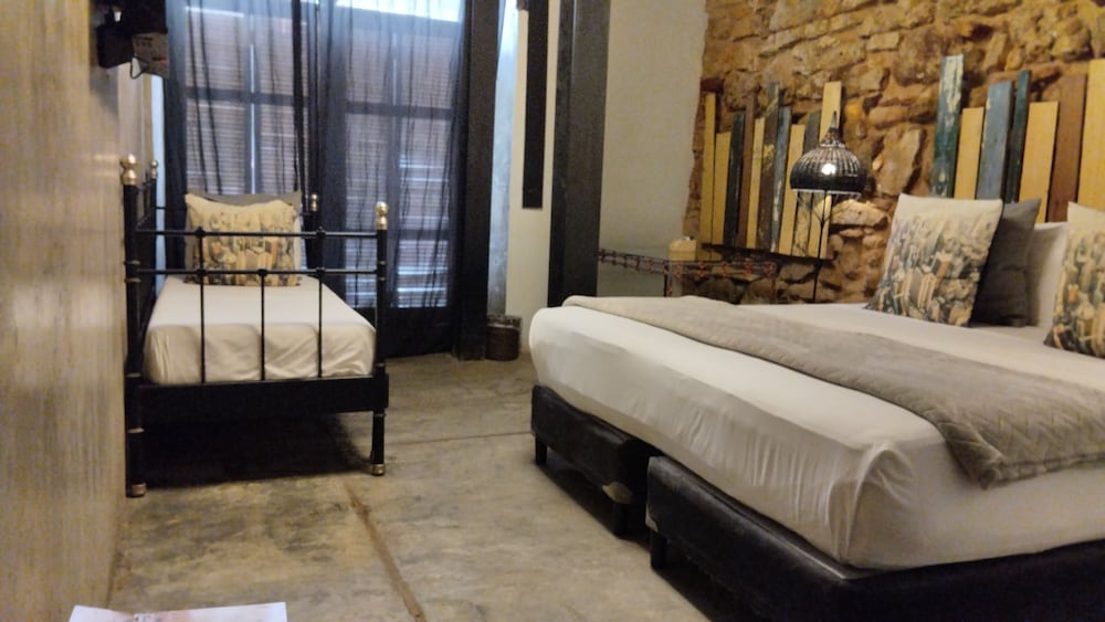 Deluxe Internal View with sofa bed photo 2