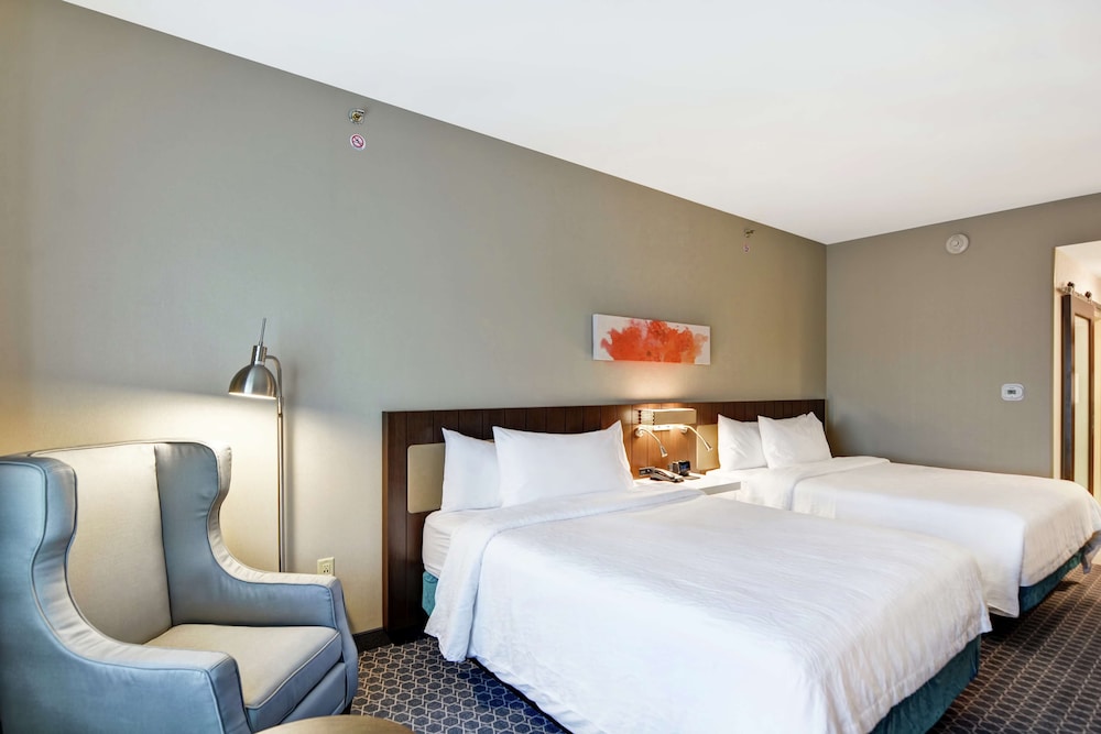 Room, 2 Queen Beds, Accessible, Bathtub (Mobility & Hearing) photo 2