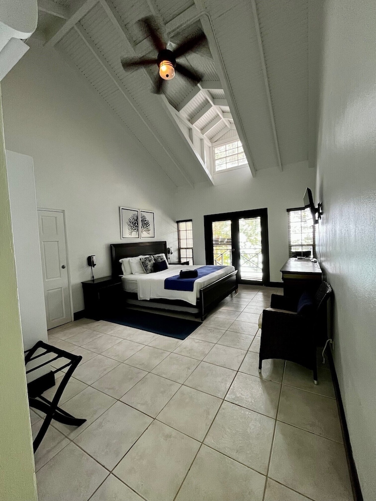 Deluxe Room, Beach View (Ground Floor) photo 3