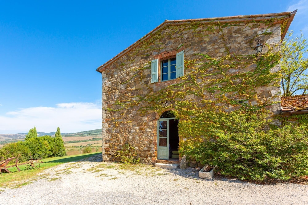 Villa photo 3