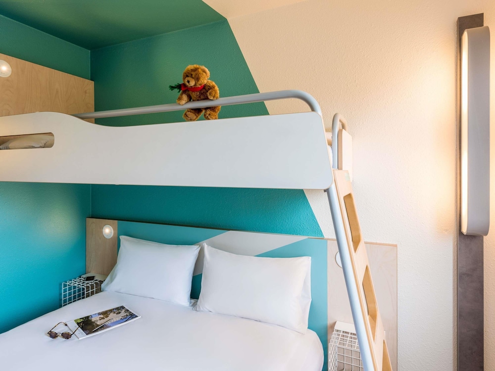 Standard Room, Multiple Beds photo 3