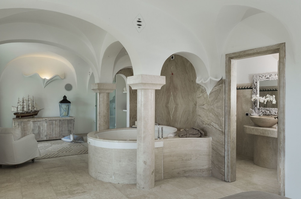 Romantic Studio Suite, 1 Bedroom, Hot Tub, Sea View photo 2
