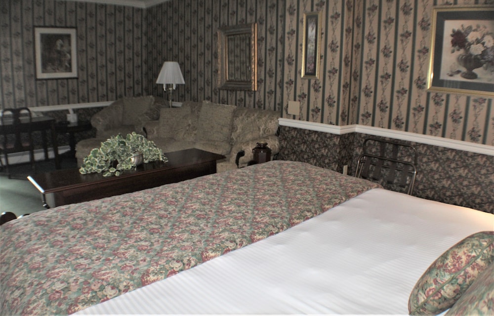 Executive Room, 1 King Bed, Jetted Tub photo 3