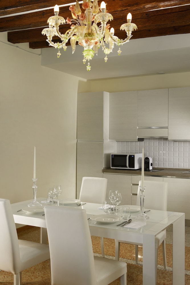 Deluxe Apartment, 2 Bedrooms, Kitchen, Annex Building photo 2