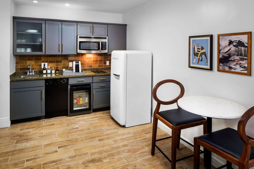 Andaz Deluxe Loft - Photo 2