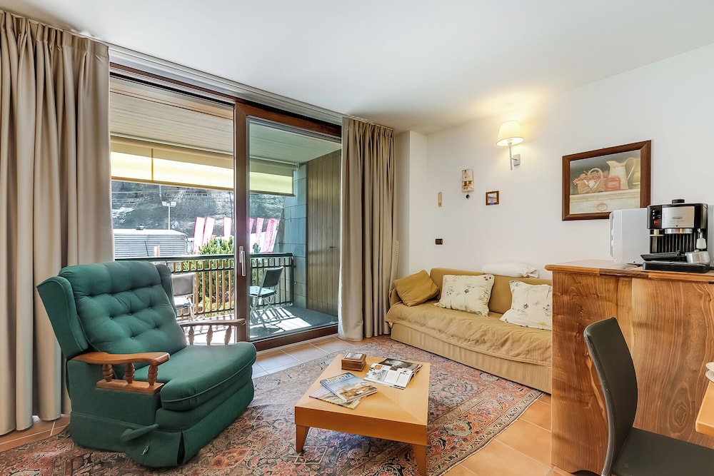 Family Apartment, Multiple Bedrooms (The Theo's Nest)