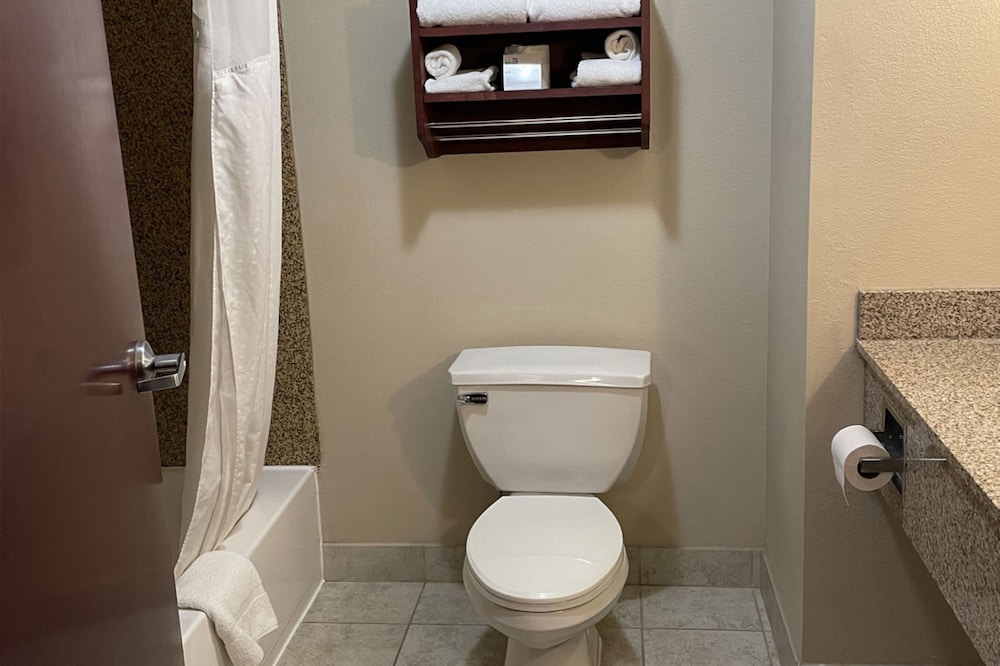 Suite, Multiple Beds - Photo 7