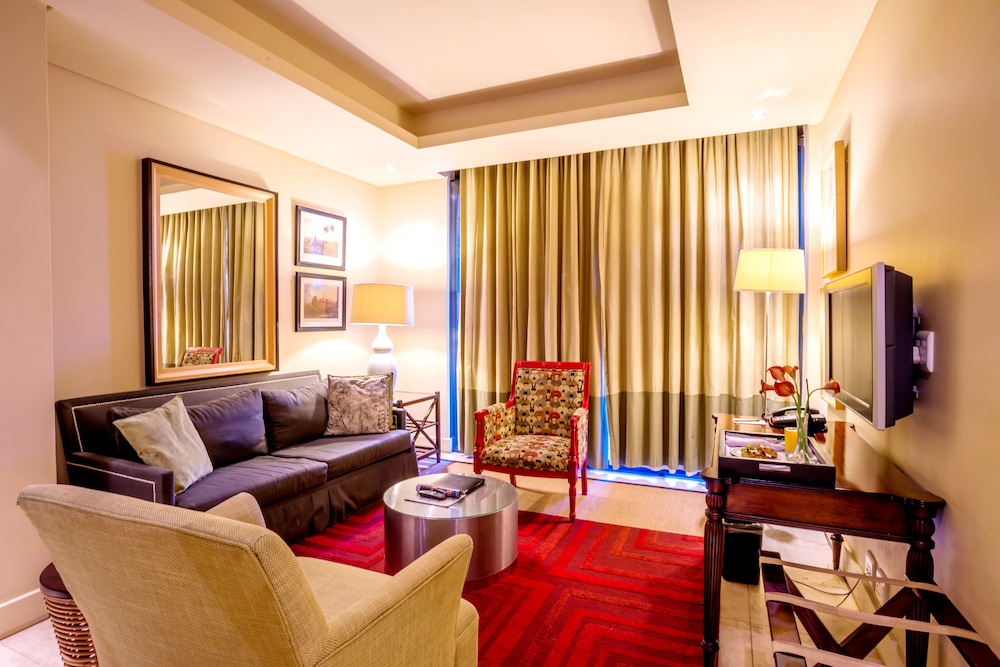 Executive Suite, 1 King Bed - Photo 3