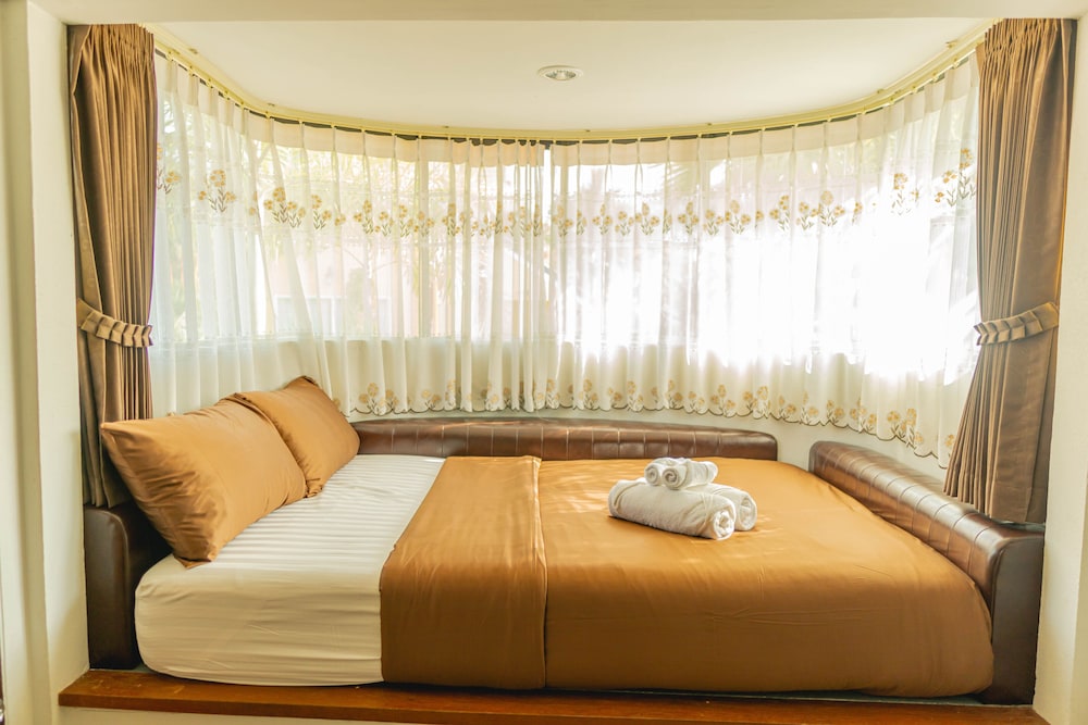 Classic Home - Photo 19