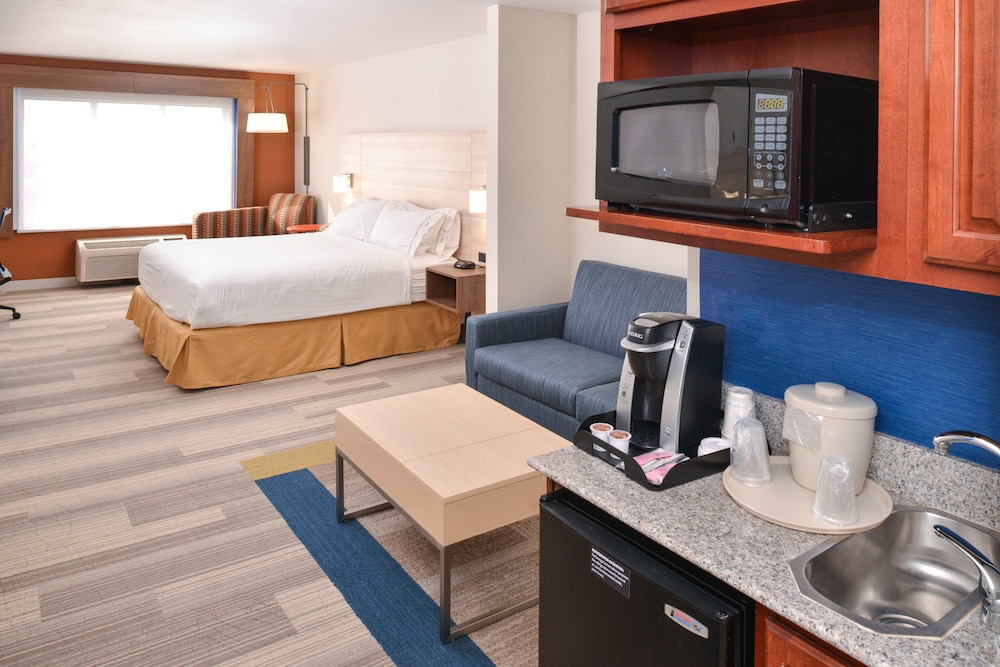 Suite, 2 Queen Beds - Photo 7