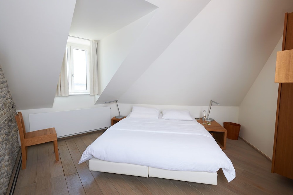 Room (6) photo 2