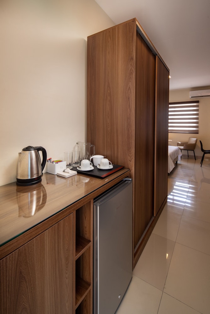 Junior Suite, 1 Queen Bed photo 3