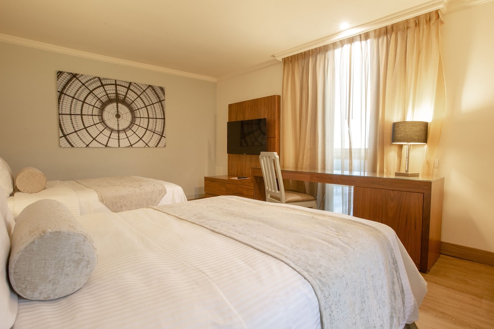 Superior Suite - Photo 2