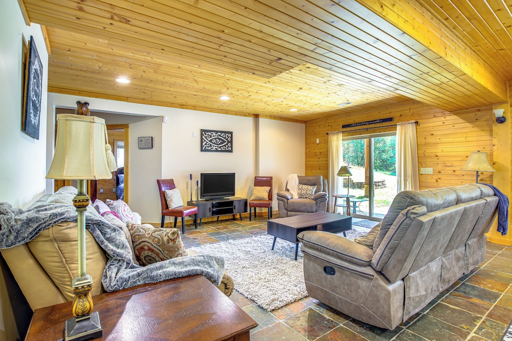 House (Multiple Bedrooms) photo 2