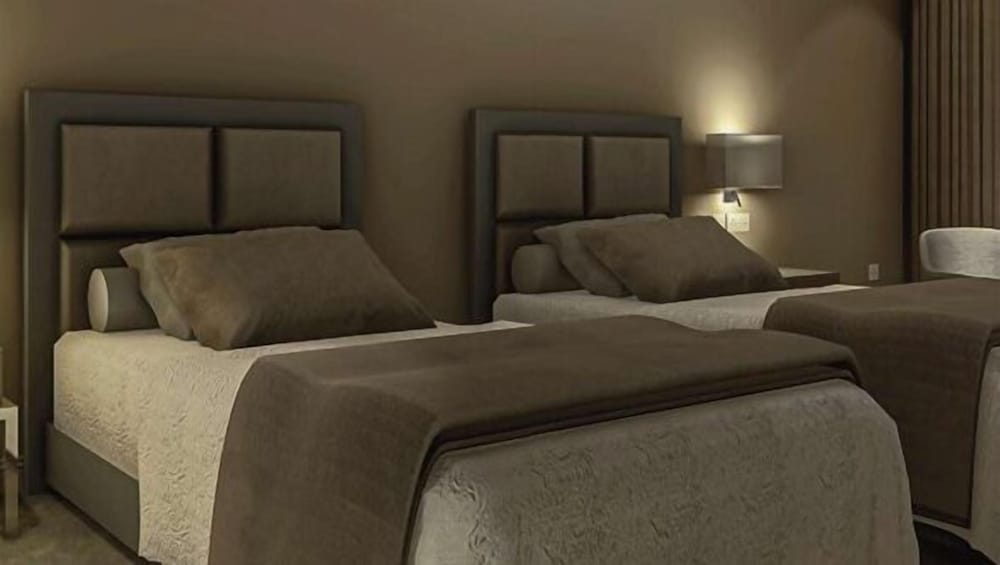 Deluxe Twin Room - Photo 1