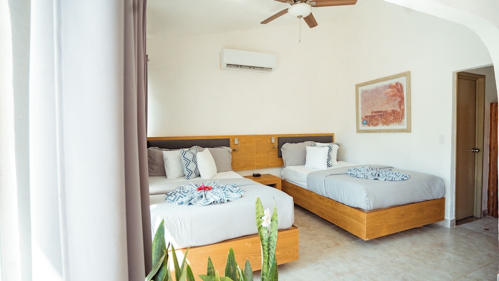 Premium Room, 2 Double Beds - Photo 4