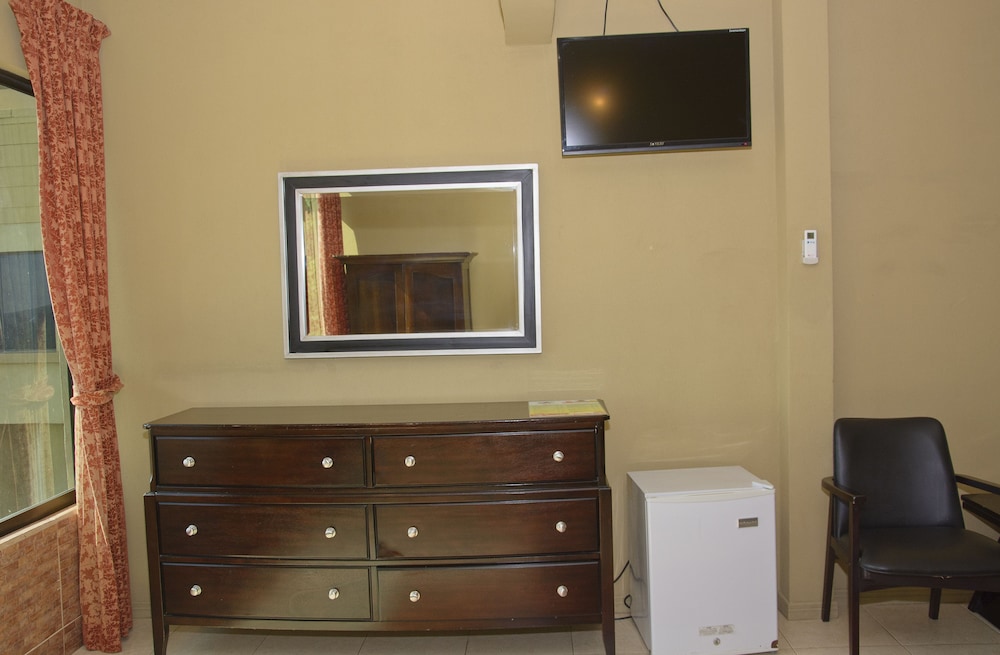 Superior Quadruple Room - Photo 9