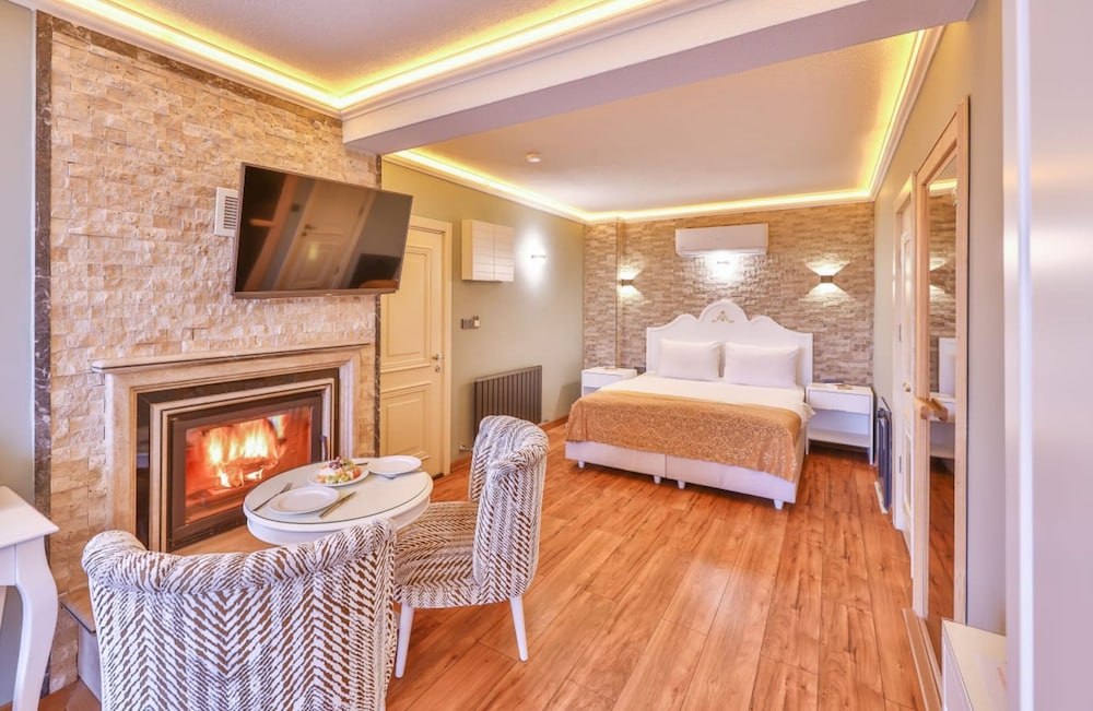 NEMESIS HONEYMOON ROOM