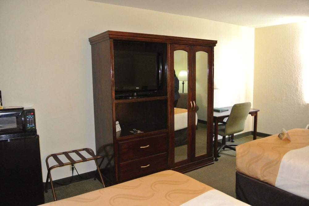 Standard Double Room, 2 Double Beds, Non Smoking photo 2