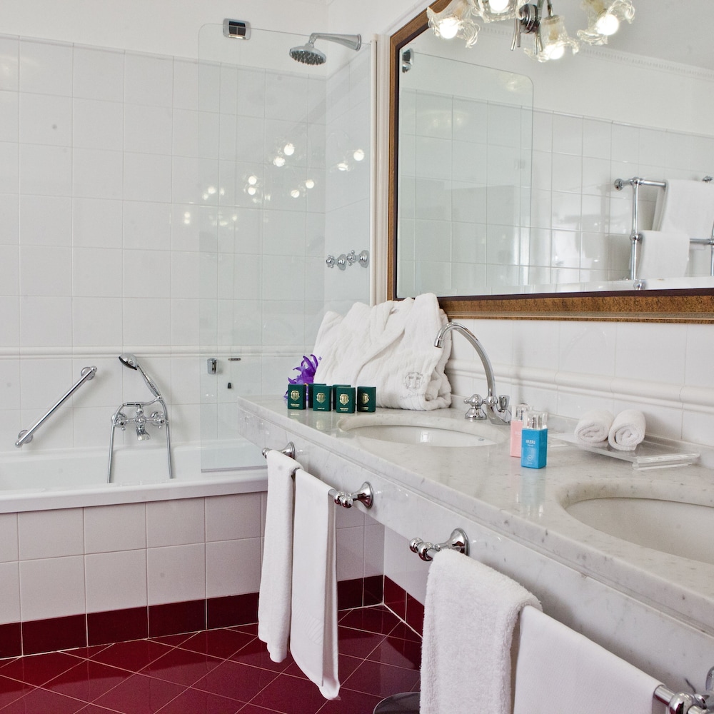 Double Room (Tuscan Floor) thumbnail 6
