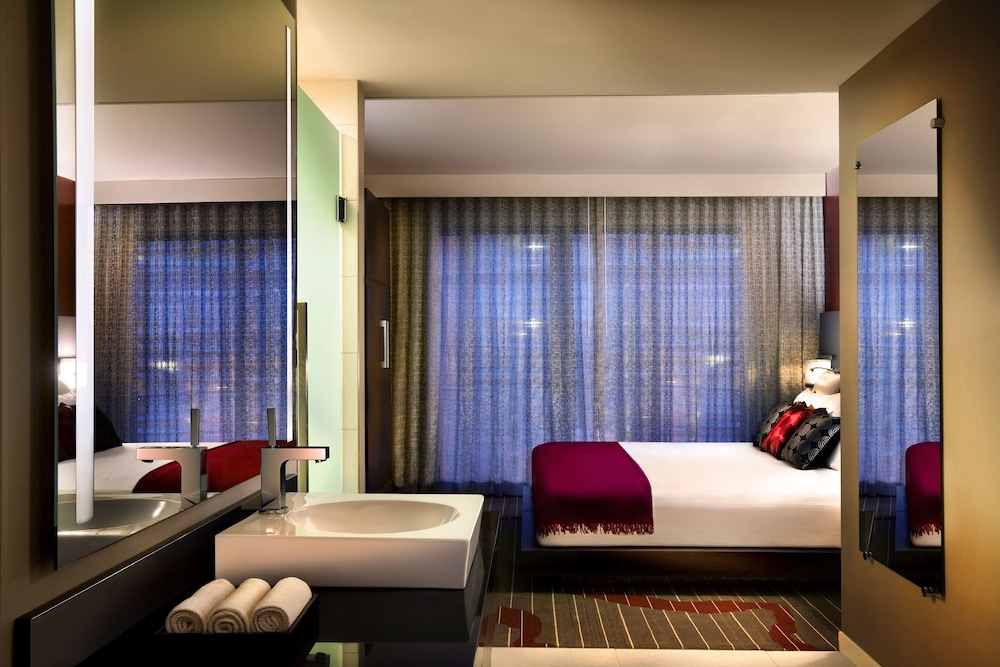 Suite, 1 King Bed (Hard Rock) - Photo 7