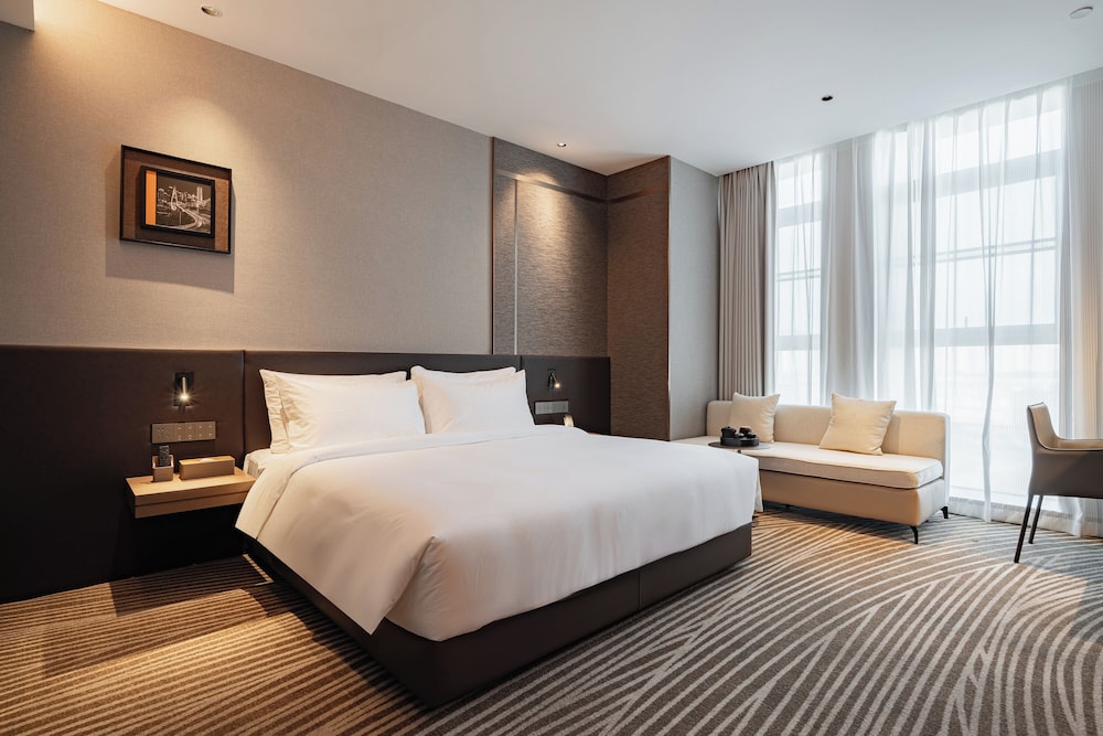 Elite Double Room, City View