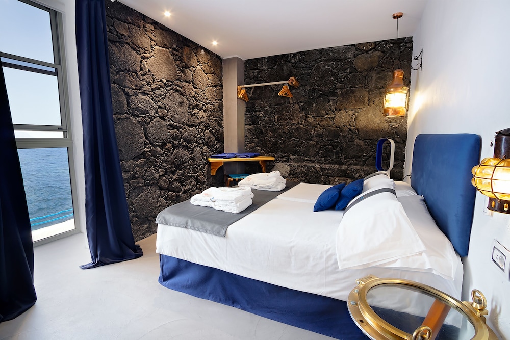 Double Room, Ocean View photo 2